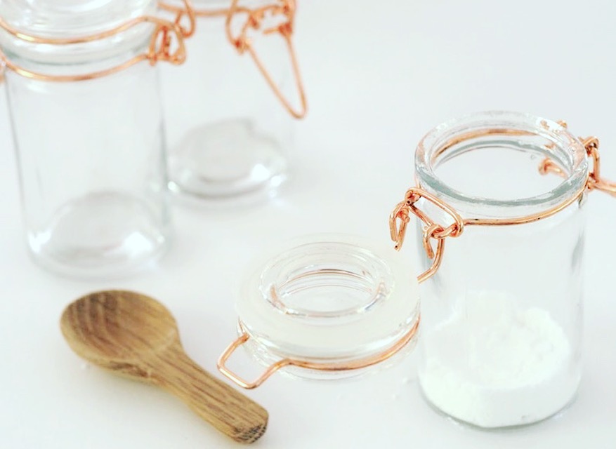 THE SUGAR SUBSTITUTE GUIDE TO BAKING