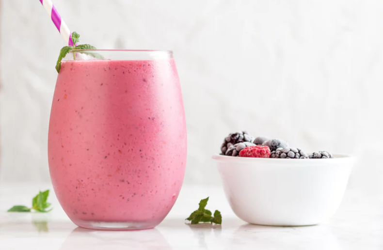 WHY I LOVE SMOOTHIES: 5 OF MY FAVOURITE RECIPES!